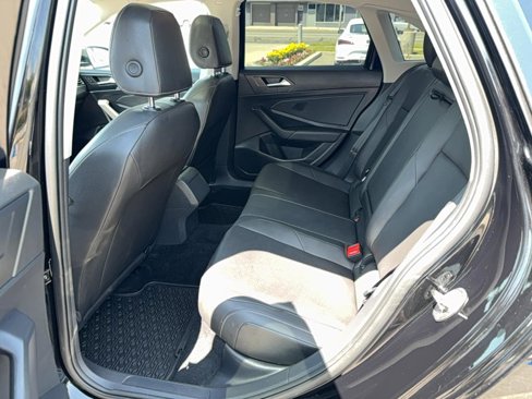 Used 2020 Volkswagen Jetta SE image 25