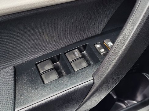 Used 2016 Toyota Corolla image 11