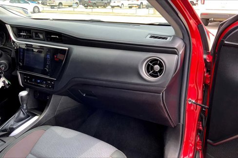 Used 2019 Toyota Corolla LE image 17