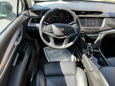 Used 2017 Cadillac XT5 Premium Luxury image 12