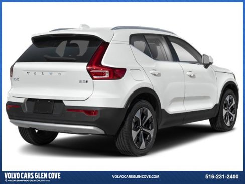 New 2025 Volvo XC40 B5 Core w/ Climate Package image 2