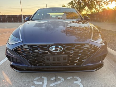 Used 2022 Hyundai Sonata Limited w/ Cargo Package image 2