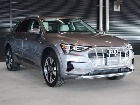 Used 2022 Audi e-tron Premium image 12