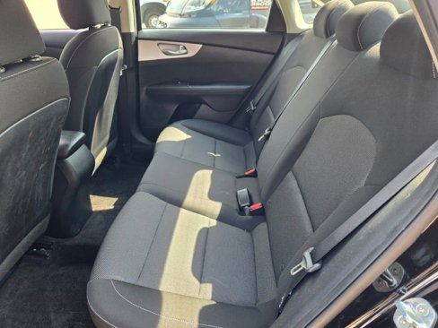 Used 2023 Kia Forte LX image 14