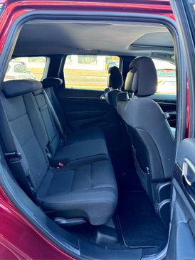 Used 2012 Jeep Grand Cherokee Laredo w/ Laredo E Group image 12