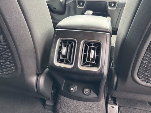 Used 2023 Kia Sorento LX image 25