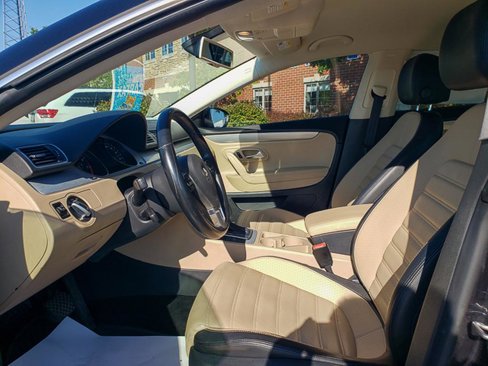 Used 2013 Volkswagen CC Sport image 12
