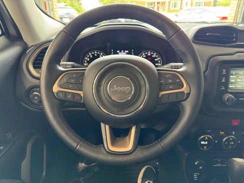Used 2017 Jeep Renegade Latitude w/ Popular Equipment Group image 33