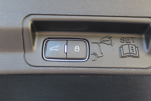 Used 2020 Ford Explorer Limited image 8