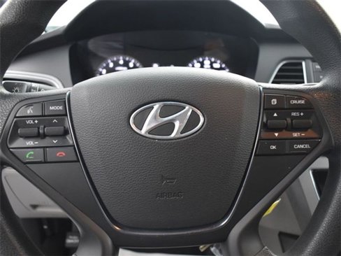 Used 2015 Hyundai Sonata SE image 11