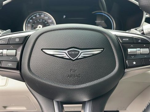 Used 2025 Genesis G70 2.5T image 23