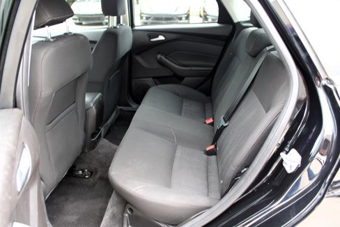 Used 2017 Ford Focus SE image 16