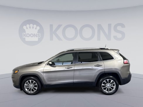 Used 2019 Jeep Cherokee Latitude Plus image 2
