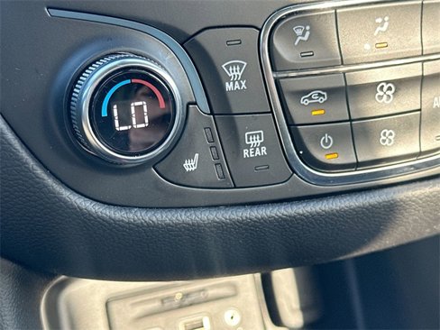 Used 2022 Chevrolet Equinox LT image 24