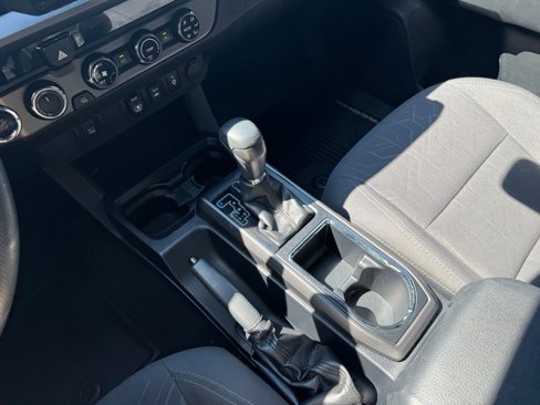 Used 2018 Toyota Tacoma TRD Sport image 14