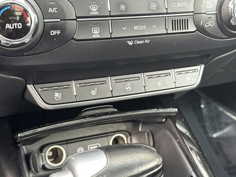 Used 2017 Kia Sorento SX image 36