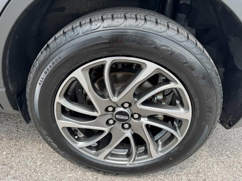 Used 2022 Lincoln Corsair AWD image 27