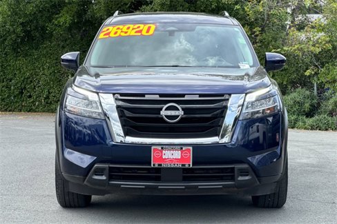 Used 2022 Nissan Pathfinder SV image 9