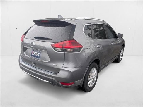 Used 2018 Nissan Rogue SV image 5