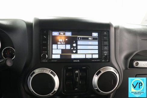 Used 2016 Jeep Wrangler Unlimited Rubicon w/ Max Tow Package image 11