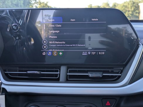 Certified 2025 Chevrolet Trax RS image 18