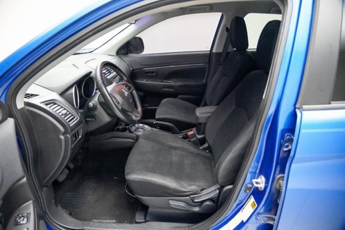 Used 2015 Mitsubishi Outlander Sport ES image 2