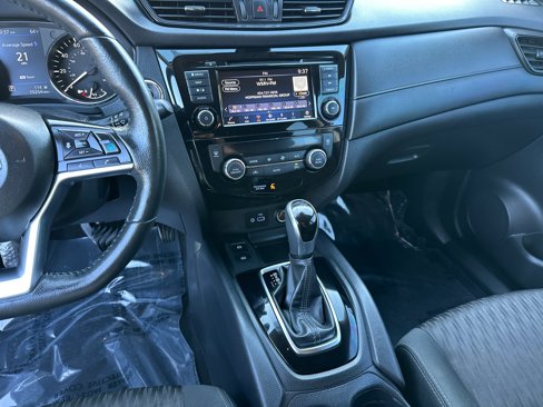 Used 2020 Nissan Rogue SV w/ Premium Package image 29