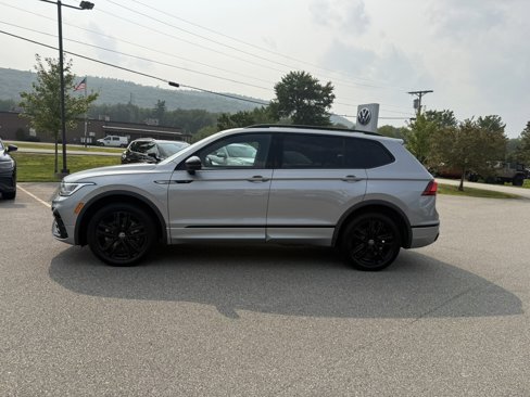Used 2022 Volkswagen Tiguan SE R-Line image 6
