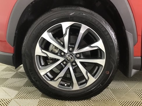 Used 2023 Toyota Corolla Cross XLE image 25