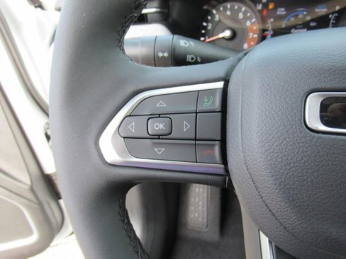 New 2025 Jeep Compass Latitude w/ Mopar Graphics Package image 18