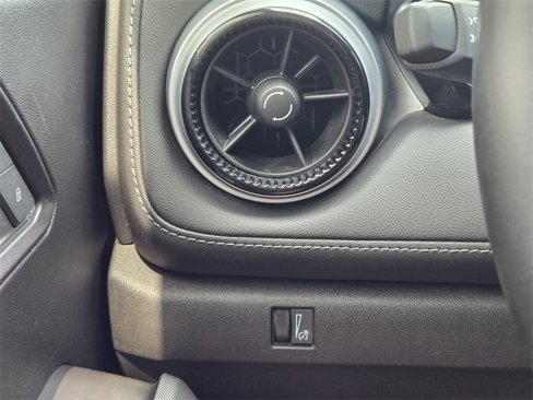 Used 2024 Chevrolet Colorado LT image 23