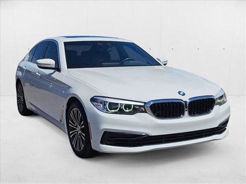 Used 2019 BMW 530e w/ Convenience Package image 3