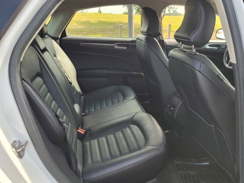 Used 2018 Ford Fusion SE w/ Fusion SE Technology Package image 14