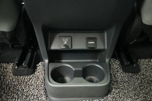 Used 2024 Toyota Sienna Limited image 39