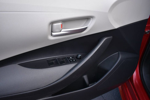 Used 2021 Toyota Corolla LE image 16