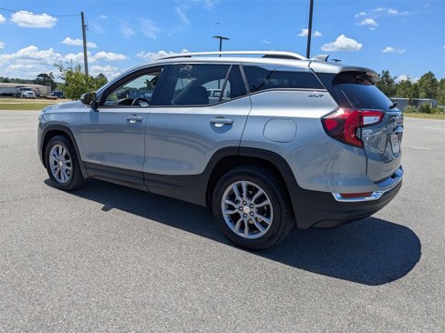 Used 2024 GMC Terrain SLT image 6