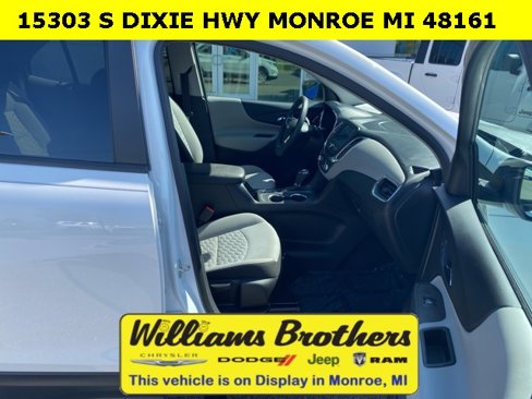 Used 2021 Chevrolet Equinox LS w/ LS Convenience Package image 32