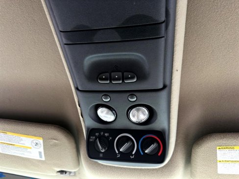 Used 2002 Chevrolet Express 1500 LT image 31