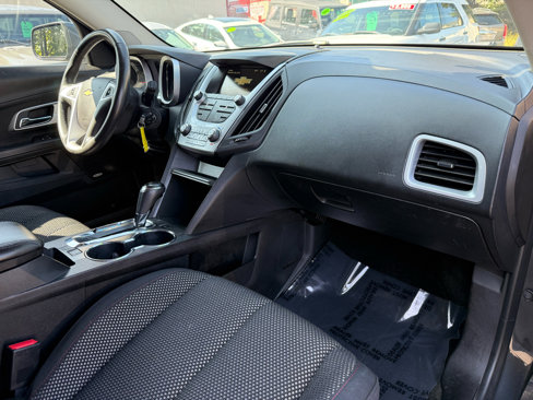 Used 2017 Chevrolet Equinox LT image 11