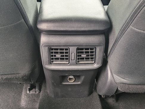 Used 2022 Toyota RAV4 LE image 19