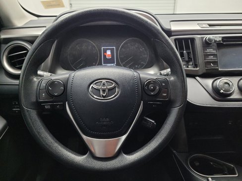 Used 2018 Toyota RAV4 LE image 22