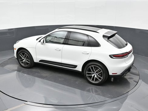 Used 2025 Porsche Macan image 27