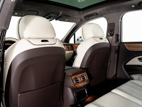 New 2025 Bentley Bentayga image 23