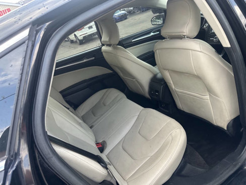 Used 2018 Ford Fusion Titanium image 19
