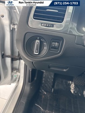 Used 2016 Volkswagen e-Golf SE image 22