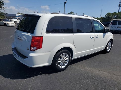 Used 2019 Dodge Grand Caravan SXT image 6