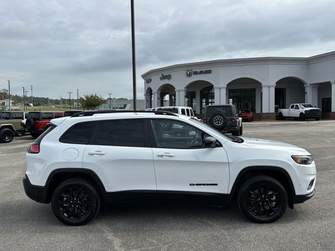 Used 2023 Jeep Cherokee Altitude Lux image 8