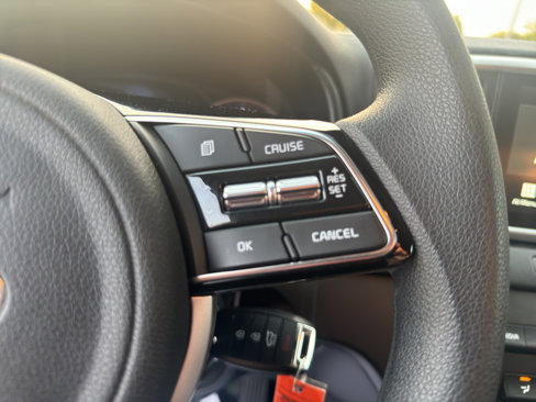Used 2020 Kia Sportage LX image 18
