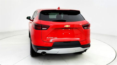 Used 2023 Chevrolet Blazer LT image 3