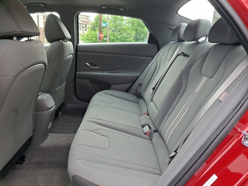 Used 2025 Hyundai Elantra SEL image 10
